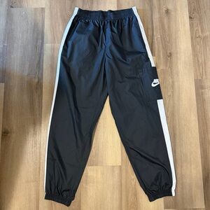 Nike Athletic Pants Sportswear Woven Training Black CJ7346-010 Women's Size S